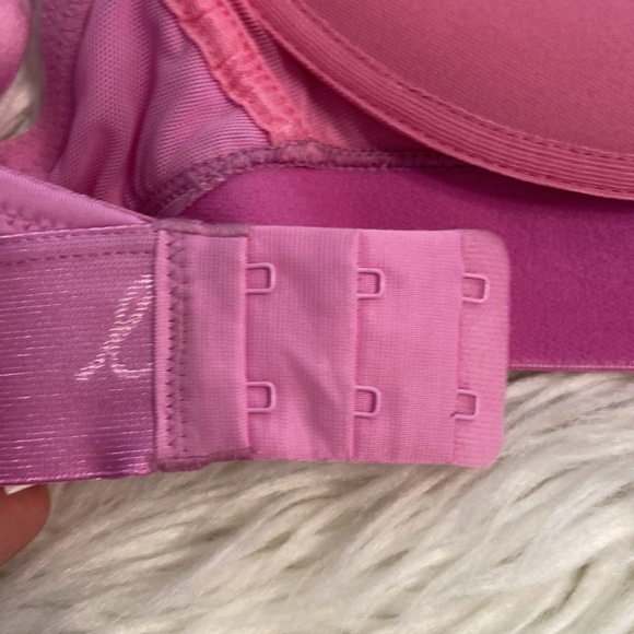 PINK Bra size 34DD color pink excellent condition padded adjustable string - Picture 9 of 12